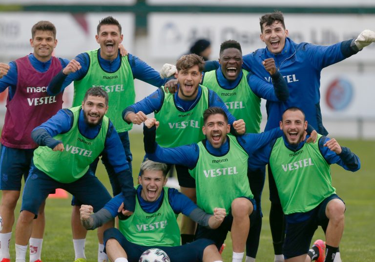 TRABZONSPOR 2021 - 2022 SEZONU İÇİN KOLLARI SIVADI - 4x4 Futbol