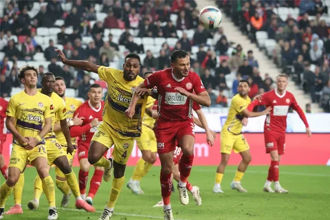Süper Lig’de Alt Sıraları İlgilendiren Mücadelede Antalyaspor, Eyüpspor’u Ağırlayacak – İddaa Tahmini