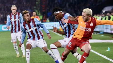 Zirvede Kartlar Yeniden Dağıtılıyor: Trabzonspor, Galatasaray’ı 2-1 Mağlup Etti!