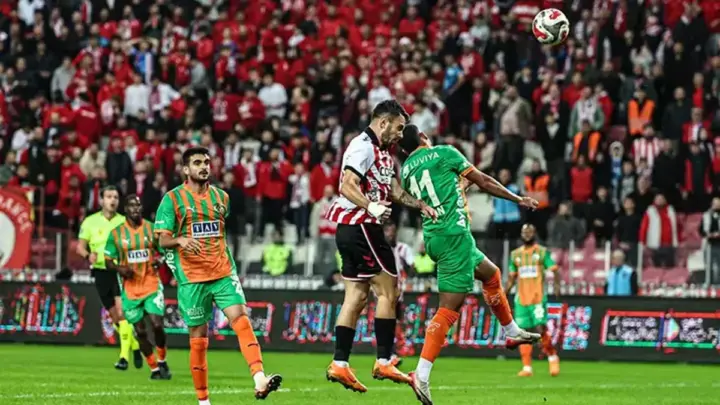 Süper Lig’de Günün Açılış Karşılaşmasında Alanyaspor, Samsunspor’u Konuk Edecek – İddaa Tahmini